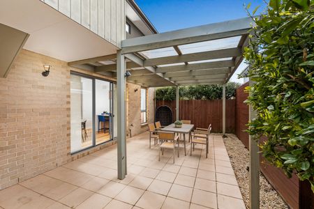 Contemporary Coastal Living in the Heart of Parkdale - Photo 2