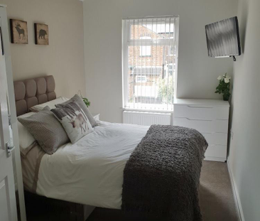 1 bedroom in a house share to rent - Photo 1