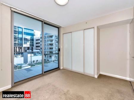 East Perth - Photo 4