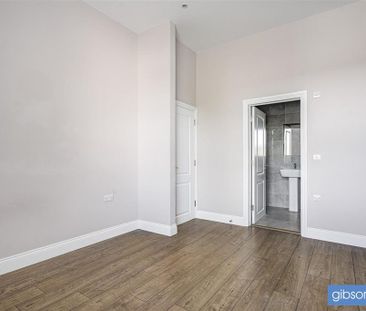 3 bedroom flat to rent - Photo 3