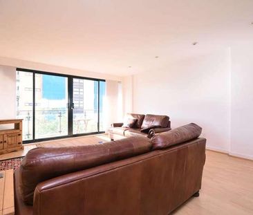 Ocean Wharf, Docklands, E14 - Photo 1