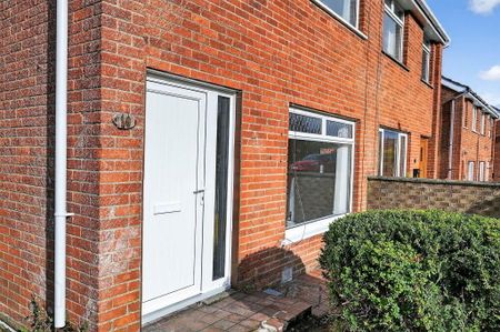 19 Woodbreda Avenue, Belfast, BT8 7JJ - Photo 4