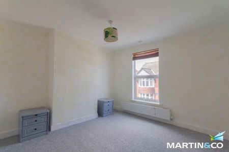 2 bedroom end of terrace house to rent - Photo 3