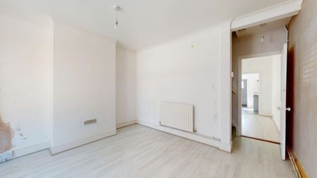 3 bedroom House To Let - Photo 2