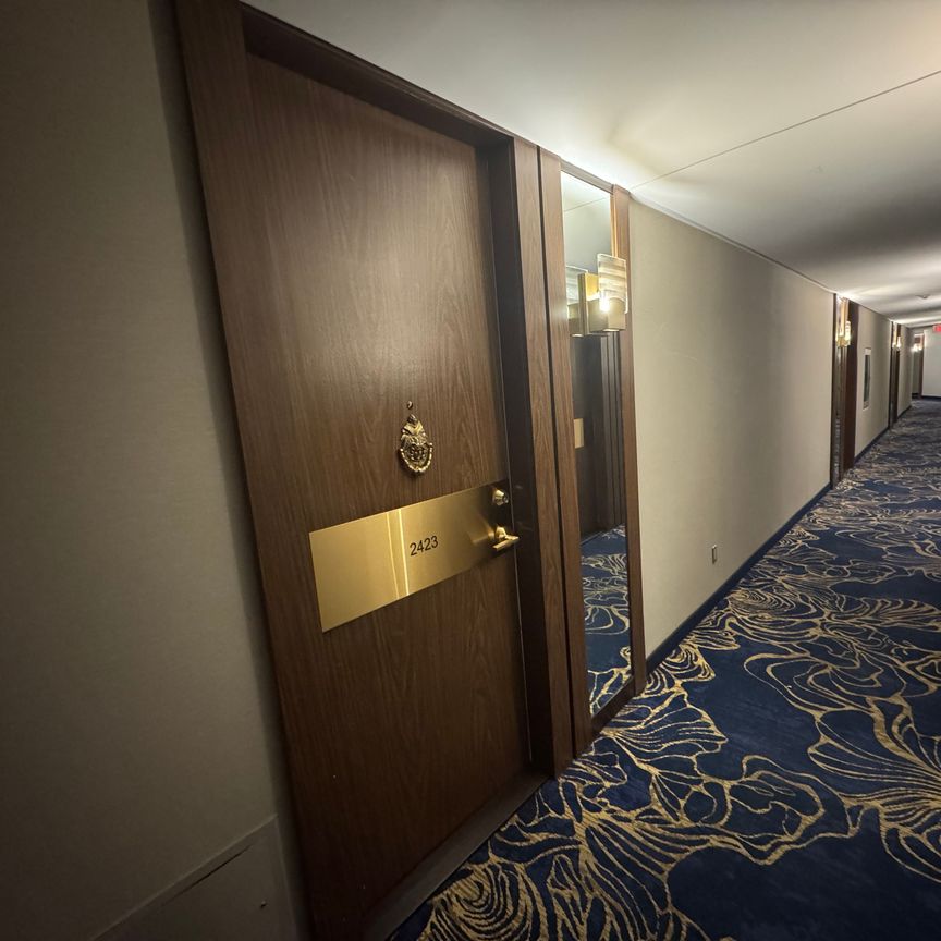 For Lease - 33 Harbour Square Unit# 2423, Toronto, Ontario - Photo 1