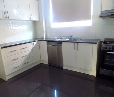 2/3 Ravens Grove, St Kilda East, Vic 3183 - Photo 1