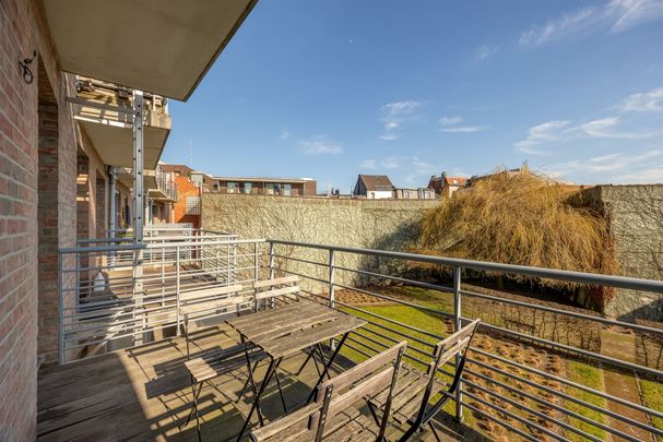 Energiezuinig gerenoveerd appartement met twee slaapkamers - Photo 1