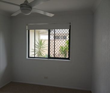 Helensvale - Photo 3