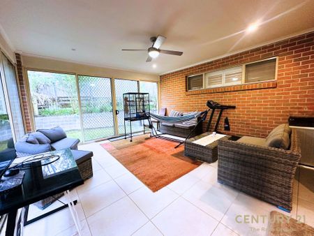 Spacious 6-Bedroom Family Home with Premium Features - Photo 2