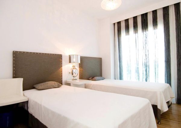 Apartment for rent on the beachfront of Arenal in Javea.