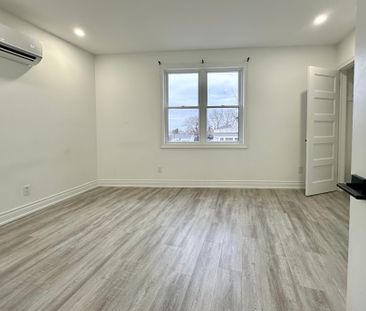 For Lease - 6065 Main Street Unit# 2, Niagara Falls, Ontario - Photo 2