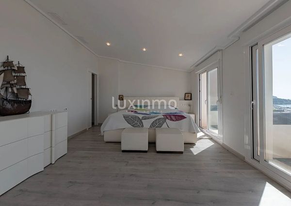 Penthouse with sea views for annual rent in Mascarat
