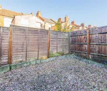 2 bed House - End Terrace To Let - Photo 6