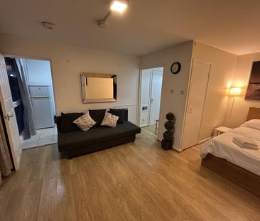 Studio to rent - Photo 5