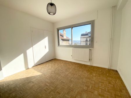 Appartement 3 pièces 92m2 MARSEILLE 8EME 1 820 euros - Photo 3