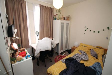 6 bedroom house to rent - Photo 3