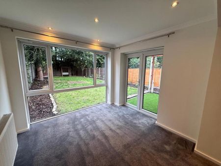 4 bedroom detached house to rent - Photo 2