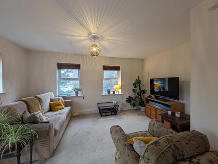 2 bedroom flat to rent - Photo 2