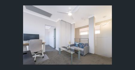 Fully Furnished and Equipped, Three-Bedroom Townhouse in Victoria Park - Photo 3