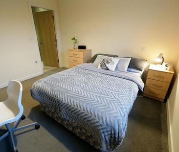 1 bedroom in a flat share to rent - Photo 5