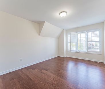 For Lease - 127 Alpaca Drive, Richmond Hill, Ontario - Photo 2