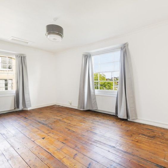 2 Bed Flat - Photo 1