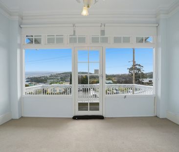 Stunning Home In The Heart Of Bellerive - Photo 3