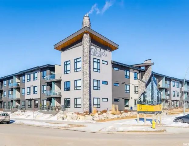 Evergreen luxurious 2 bed 2 bath condo for rent from December 2025 | 223 Evergreen Square, Saskatoon - Photo 1