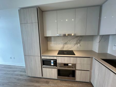 8 Interchange Way #5515 - Photo 3