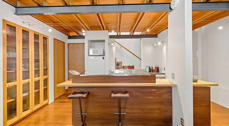 Sophisticated Living - Photo 4