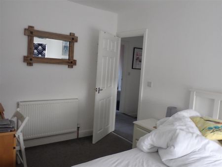 3 bedroom terraced house to rent - Photo 4