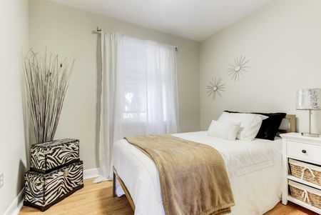 For Lease - 349 Horsham Avenue, Toronto, Ontario - Photo 2