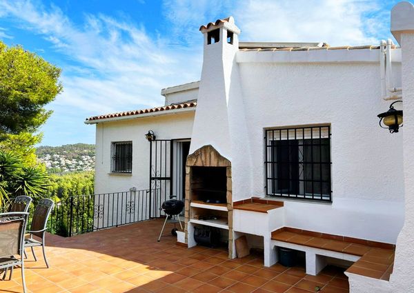 Villa for rent in Javea with 3 bedrooms and private pool