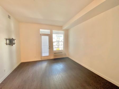 1 bed/1 bath condo in Central Green - Photo 2