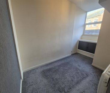 1 Bed Flat - Photo 3