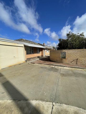 Freshly Updated Home with Spacious Living and Ideal Location! - Photo 5