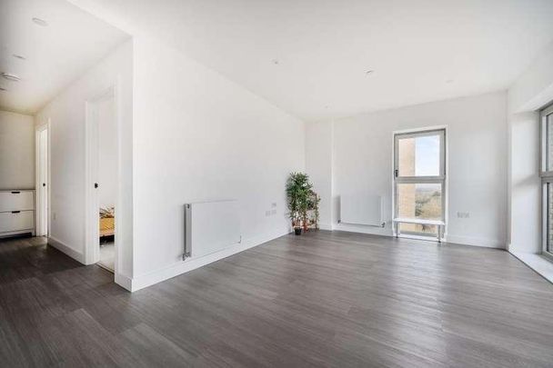 Flagstaff Road, Green, RG2 - Photo 1