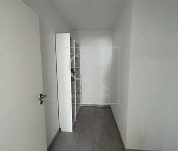 Stilvolle 4,5-Zimmer-Wohnung mit 2 Terrassen & 2 Stellplätzen - Photo 4