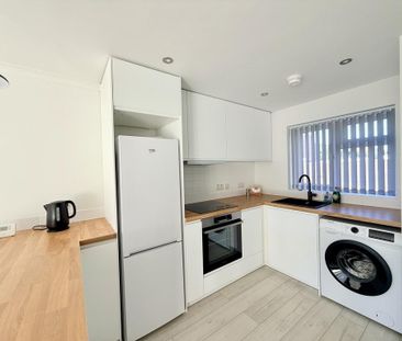 2 bedroom terraced house to rent - Photo 5