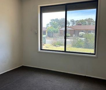 Raine & Horne are pleased to present this large 4 bedroom Family Home - Photo 1