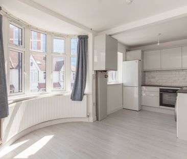 2 Bed Flat, Porden Road, SW2 - Photo 6