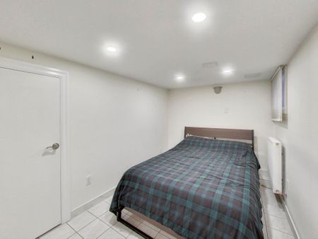 For Lease - 1652 Dufferin Street Unit# B, Toronto, Ontario - Photo 4