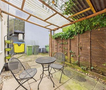 2 bedroom semi-detached house to rent - Photo 3