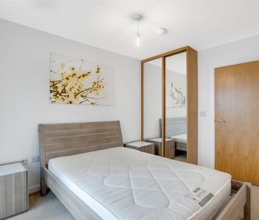 Penthouse To Let - Photo 4