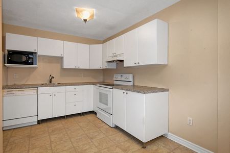 For Lease - 2668 Moncton Road Unit# B, Britannia Heights - Queensway Terrace N and Area, Ontario - Photo 4