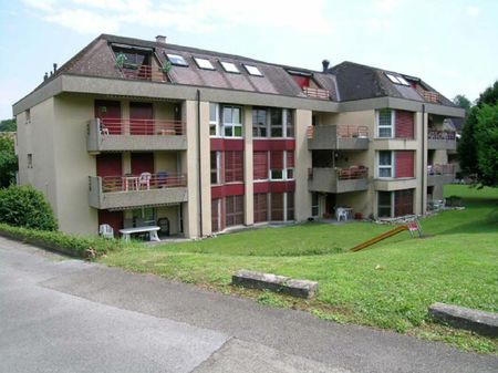 Beautiful 4-room apartment close to all amenities! - Photo 2