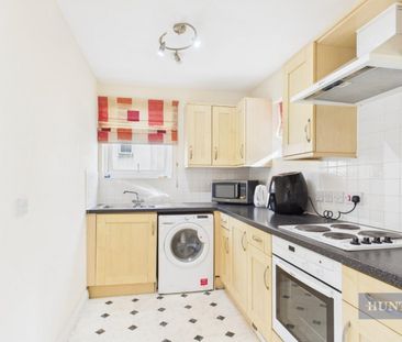 1 bedroom Flat To Let - Photo 3