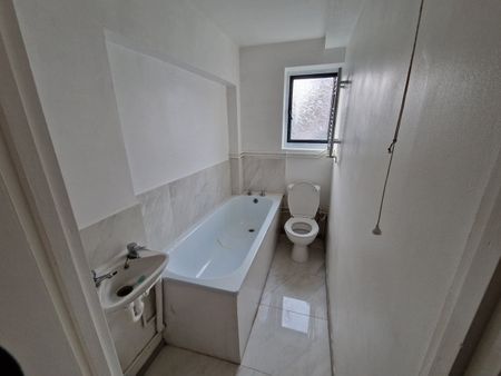 Studio Flat, Granville Road, LU1 - Photo 4