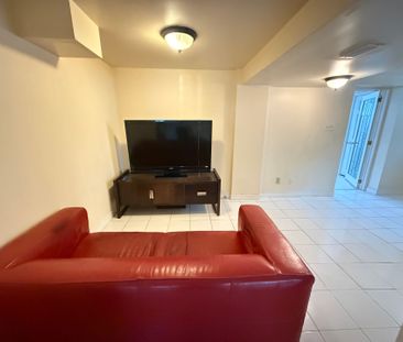 For Lease - 157 Sussex Avenue, Richmond Hill, Ontario - Photo 1