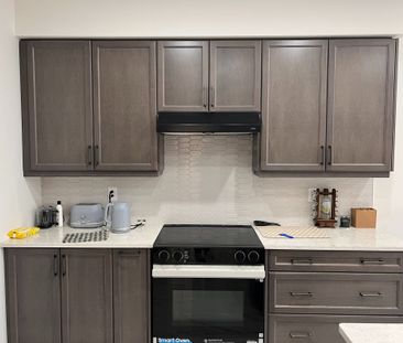 For Lease - 188 AVIRON Crescent, Welland, Ontario - Photo 2